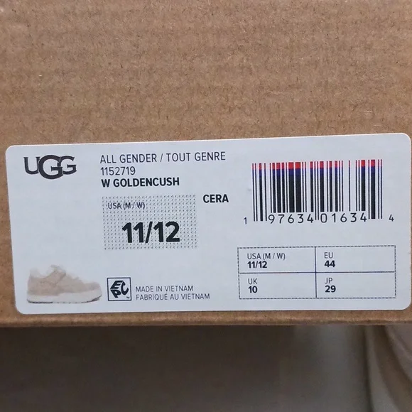UGG size 11 men's cream and tan casual platfrom sneakers.